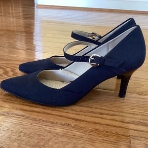 Lifestride Navy Sandrine Ankle Strap Pumps Heels size 6.5